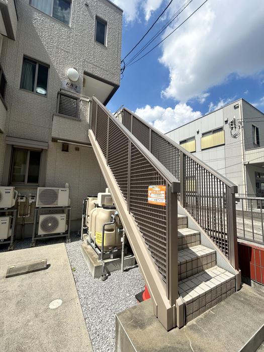 ＪＲ武蔵野線 東川口駅 徒歩5分 3階建 築16年