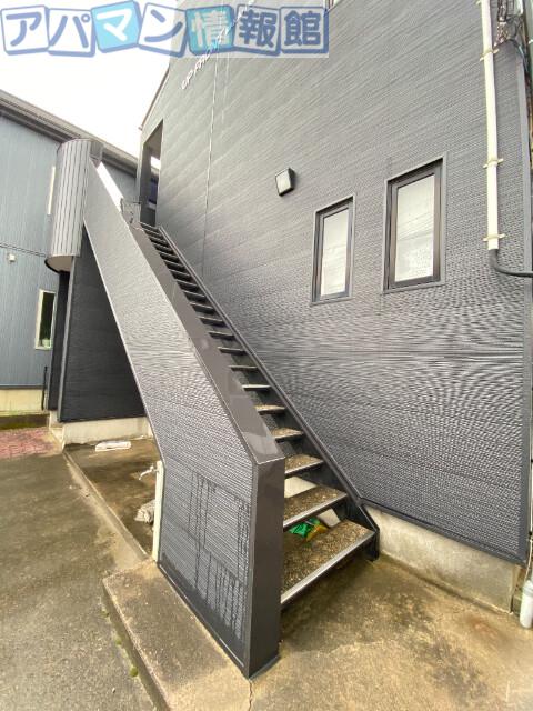 アップフロント坂井東II