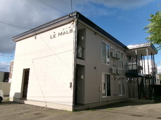 LE MALE