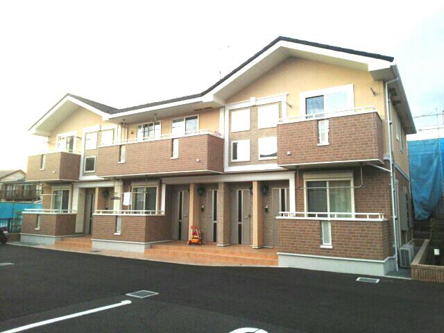 ＪＲ東海道本線 茅ケ崎駅 徒歩20分 2階建 築13年