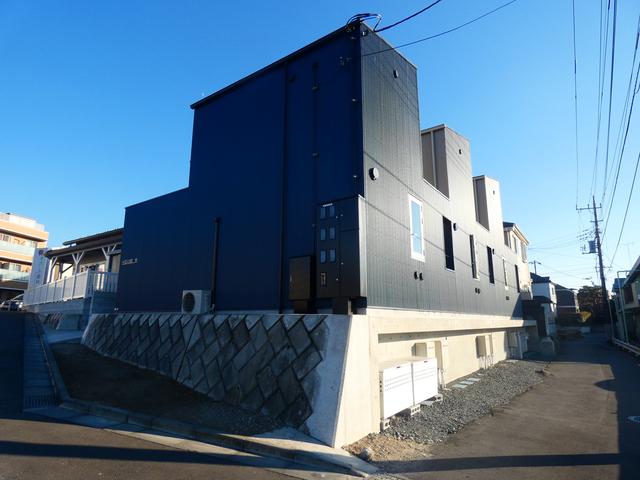 HOUSE M