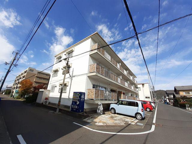ガーデン山内3