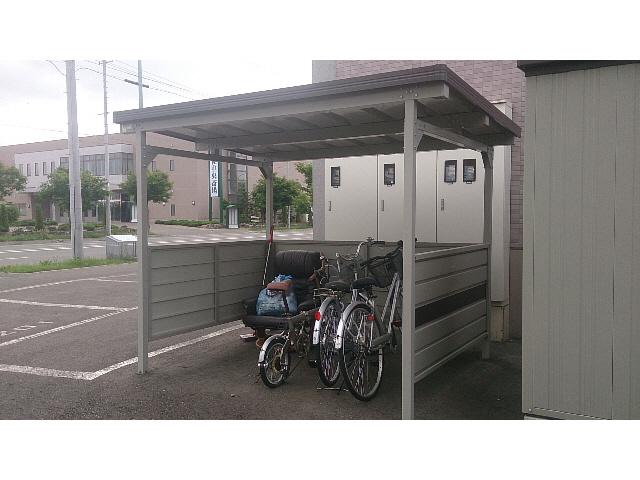 ラミアール弥生通
