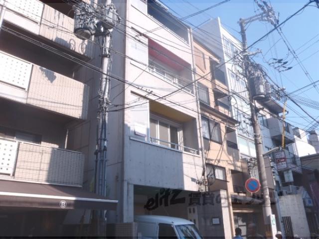 BROCADEHOUSE