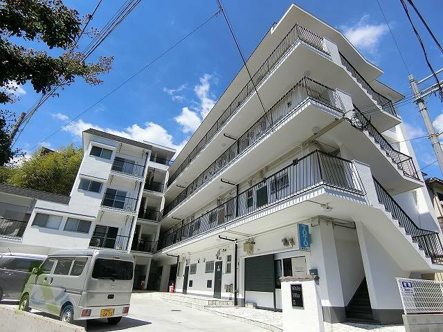 WHITE VILLA II