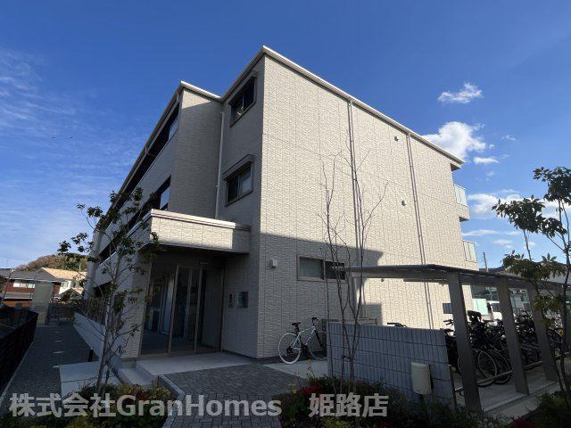 オカバ姫路岡町シャーメゾン B