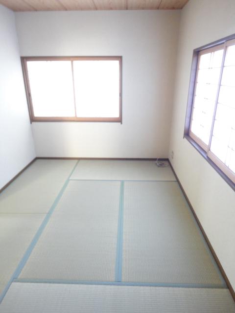 セシールハイツ5号棟 1階