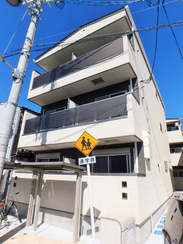 FMAISONLOREVI番館