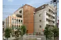 HILLOCK COURT