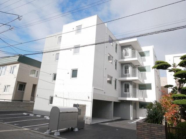 WHITE COURT