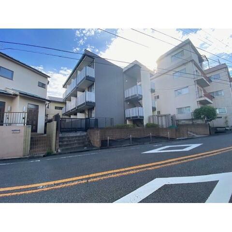 レオパレスB&R
