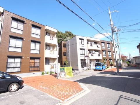 岡田山ハイツ B棟