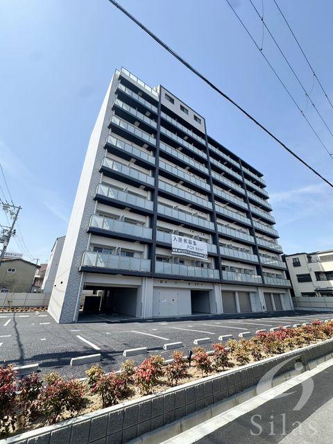 AND TERRACE 文の里