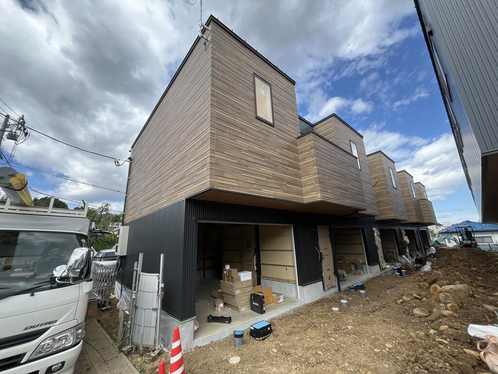 GARAGE VILLA SHIVERS A