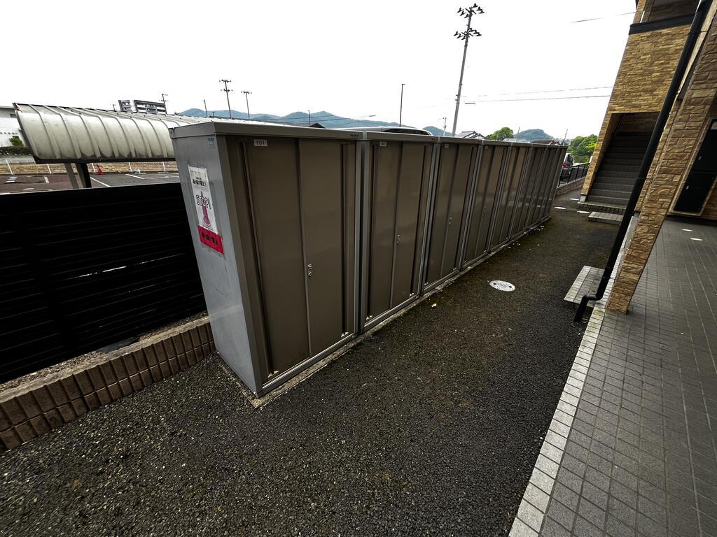 WISH栗生壱番館