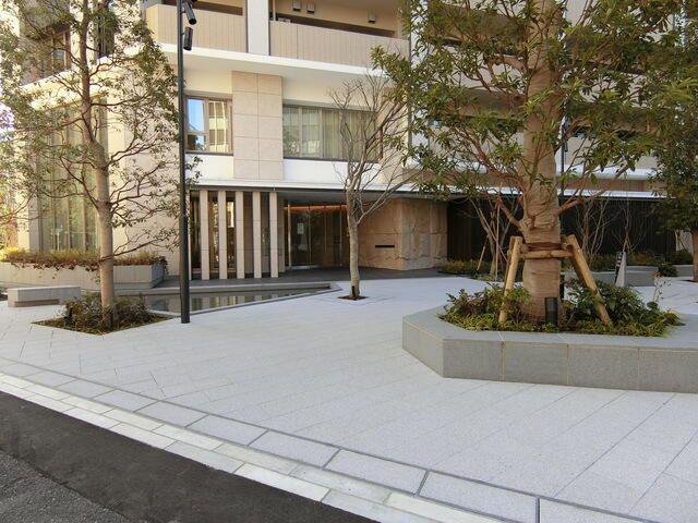 BRILLIA THE TOWER TOKYO YAESU AVENU