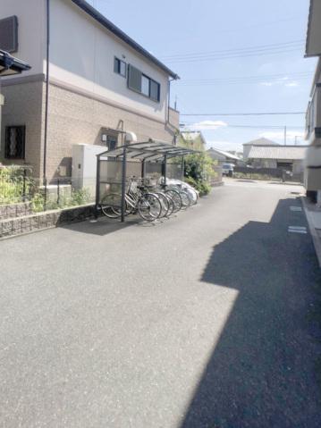 ラフィーネ結崎B棟