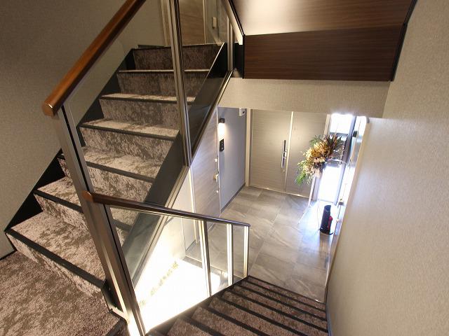 BLOOM RESIDENCE
