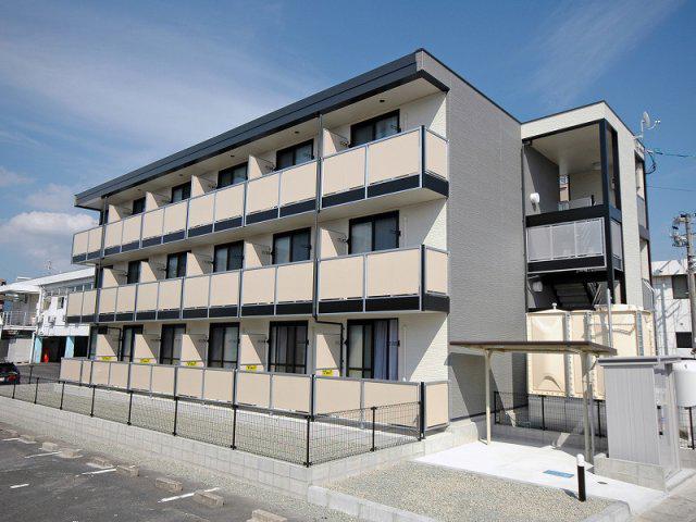 レオパレスラークIII