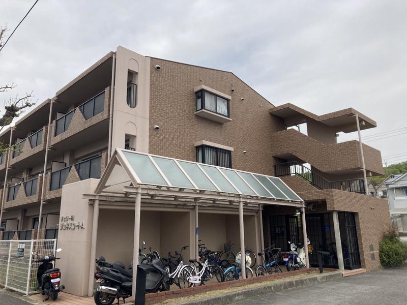 ジュネスコートA