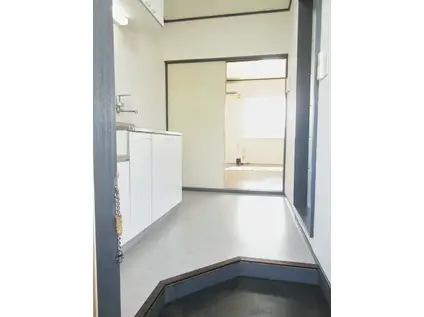 サンパレス渡良瀬(1K/2階)の玄関写真
