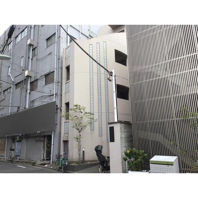 TRUTH HOUSE