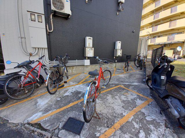ニューストークアパートメント禁野本町