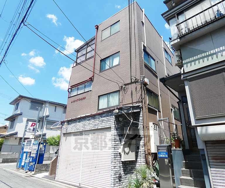 メゾンポインセチア