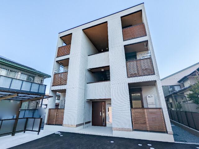 LA MAISON 表町