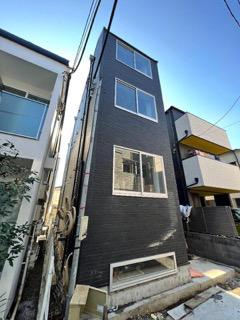 MARINE COVE 初台 2階