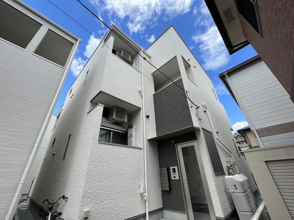 LES SAISONS新田