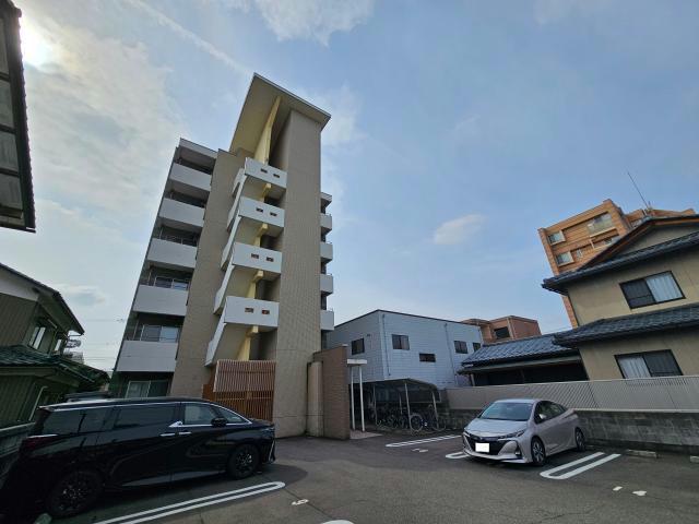 北陸新幹線 福井駅(福井) 徒歩23分  築19年