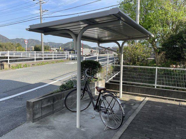 メゾンドゥトロッポ
