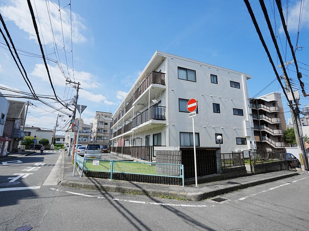 最上階・陽当たり抜群の2DK 