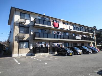 ファミール山田