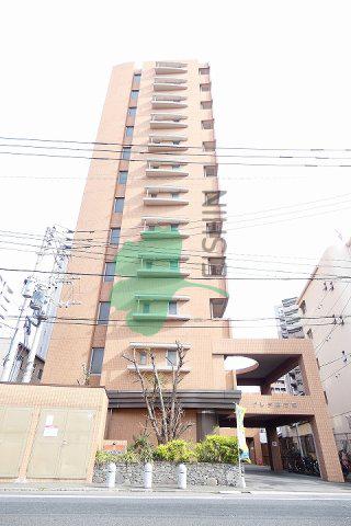 クレタ県庁前