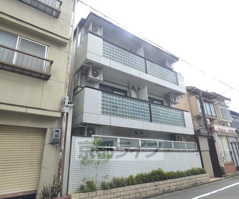 ベルヴィ・NADA