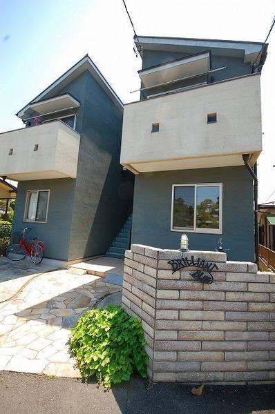 BRILLIANT BLUE