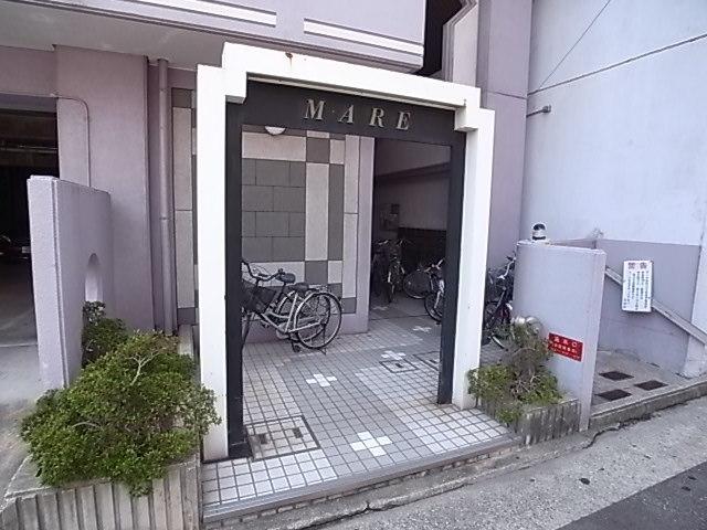地下鉄西神・山手線 湊川公園駅 徒歩8分 9階建 築36年