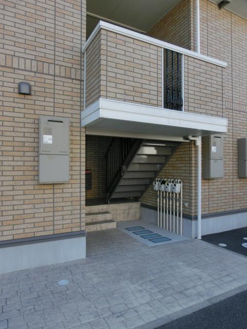 ロイヤルガーデン吉川 A