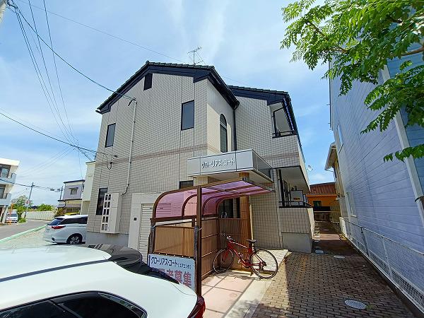 グローリアスコート