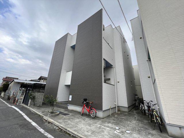 イーナ 島崎