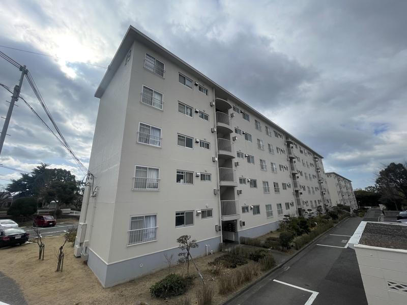 神陵台東49号棟