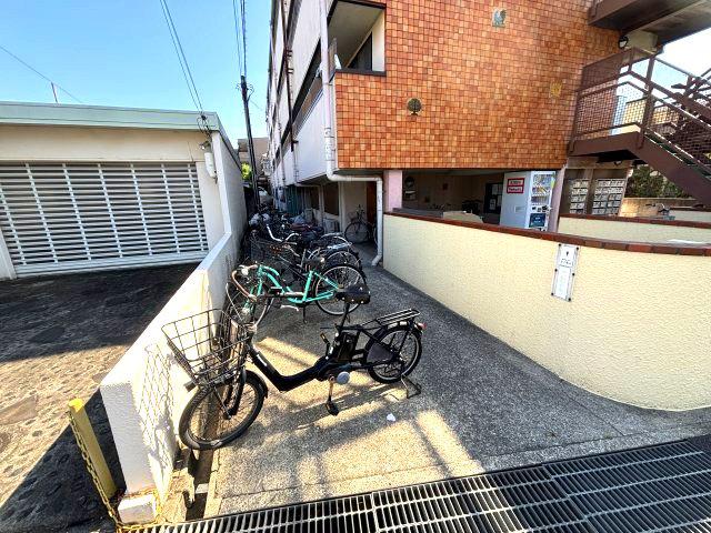 エスティライフ喜志駅前