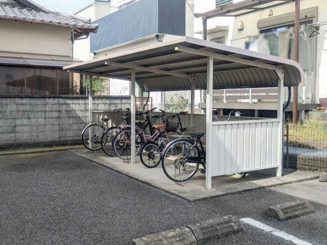 TWIN HOUSE A