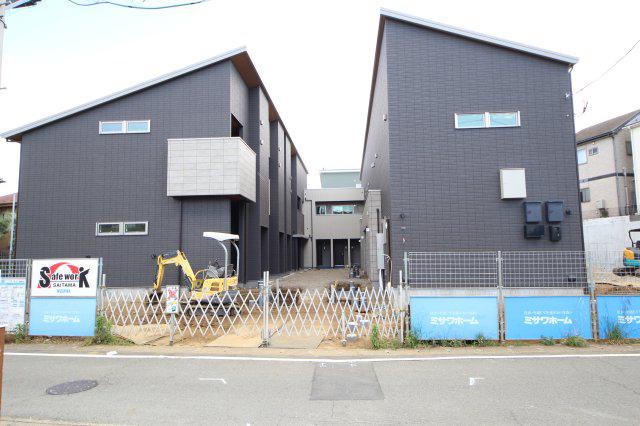 BLOOM COURT
