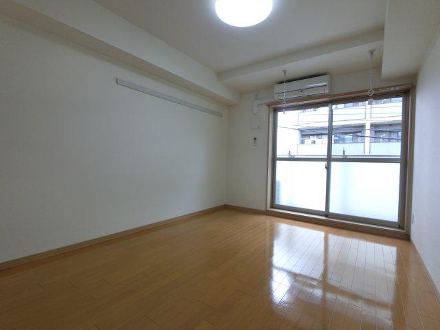 レオ四拾八番館