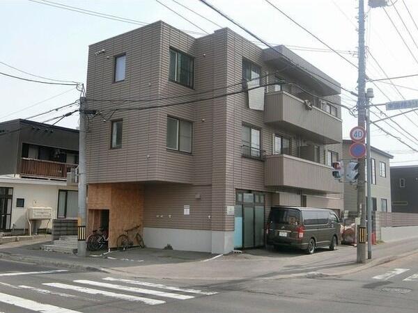 日成ビル