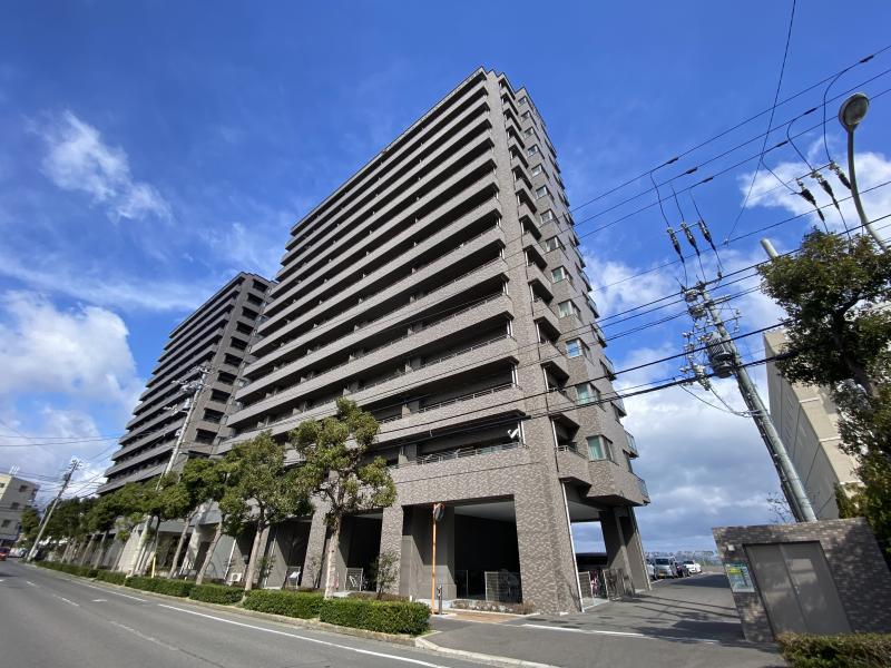 ロイヤルガーデン高松駅西オーシャンビュー壱番館1202号