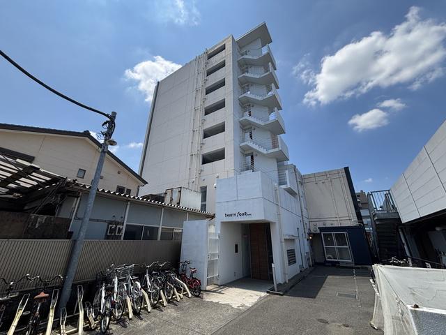 サーティーフォービル
